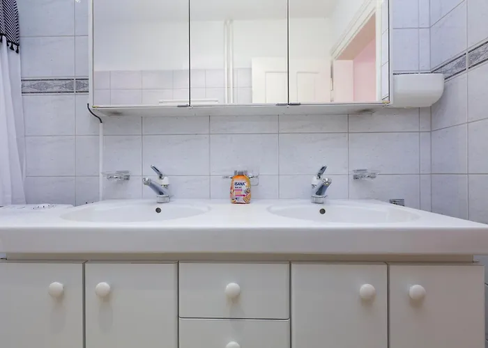 Апартаменти Kaya Diamond - 2br With Huge Terrace